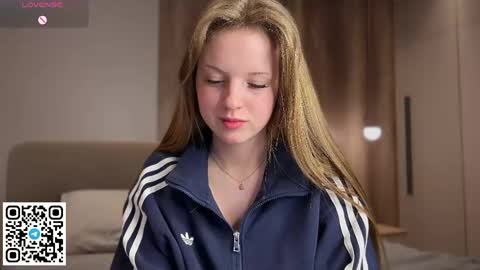 Snapshot of steffi_meoww chatting on 04/30/26, 10:03 STEFI Streams every day from 10 PM GTM1 online show from 04/30/26, 10:03