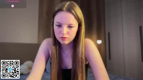 Snapshot of steffi_meoww chatting on 05/11/26, 03:23 STEFI Streams every day from 10 PM GTM1 online show from 05/11/26, 03:23