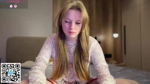 Snapshot of steffi_meoww chatting on 05/19/26, 10:16 STEFI Streams every day from 10 PM GTM1 online show from 05/19/26, 10:16