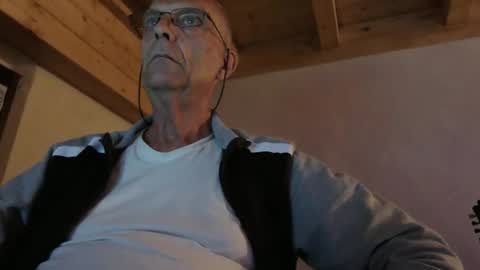 stefi444466 online show from 04/24/26, 07:05