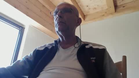 stefi444466 online show from 04/25/26, 12:08