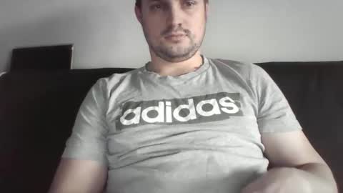 Snapshot of stefke1990 chatting on 12/19/24, 01:18 stefke1990 online show from 12/19/24, 01:18