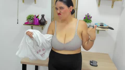 Snapshot of stefy_cg chatting on 04/29/26, 07:42 Stefy online show from 04/29/26, 07:42
