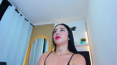 Snapshot of steisy_star chatting on 12/22/25, 02:03 Steisy online show from 12/22/25, 02:03