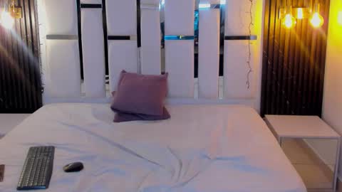 STELA online show from 12/22/25, 02:30