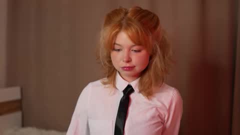 Snapshot of stela_vanila chatting on 09/21/25, 10:55 Stella online show from 09/21/25, 10:55