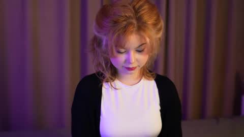 Snapshot of stela_vanila chatting on 09/30/25, 10:59 Stella online show from 09/30/25, 10:59