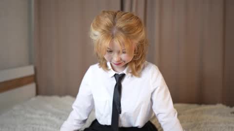 Snapshot of stela_vanila chatting on 10/04/25, 01:14 Stella online show from 10/04/25, 01:14