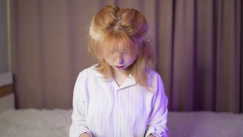 Snapshot of stela_vanila chatting on 10/04/25, 11:25 Stella online show from 10/04/25, 11:25