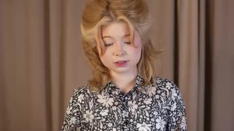 Snapshot of stela_vanila chatting on 10/07/25, 12:41 Stella online show from 10/07/25, 12:41