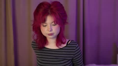 Snapshot of stela_vanila chatting on 10/15/25, 10:32 Stella online show from 10/15/25, 10:32