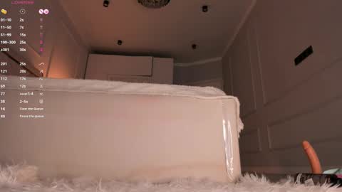 Snapshot of stella__grace chatting on 02/24/25, 06:36 Stella online show from 02/24/25, 06:36