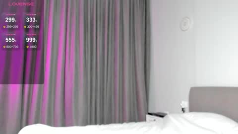 Snapshot of stella_crystal chatting on 12/03/25, 10:41 karma online show from 12/03/25, 10:41