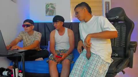 Snapshot of stella_drake chatting on 02/26/26, 02:49 Drake online show from 02/26/26, 02:49