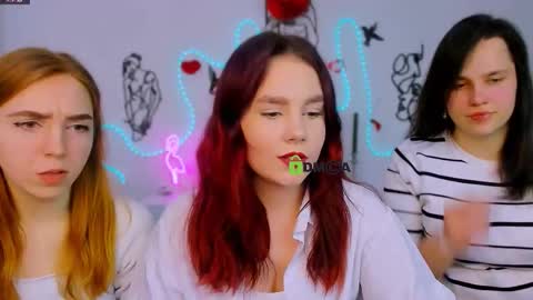 stella_flower online show from 02/23/26, 12:57