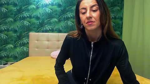 Snapshot of stella_john chatting on 12/05/24, 08:00 Stella John online show from 12/05/24, 08:00