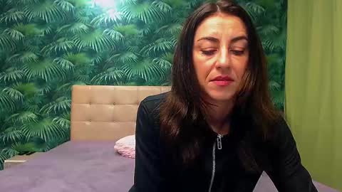 Snapshot of stella_john chatting on 12/27/24, 04:58 Stella John online show from 12/27/24, 04:58