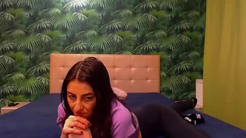 Snapshot of stella_john chatting on 01/04/25, 08:39 Stella John online show from 01/04/25, 08:39