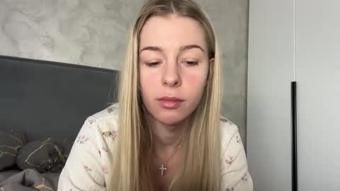 Snapshot of stella_queen_ chatting on 12/22/25, 06:54 stella_queen_ online show from 12/22/25, 06:54