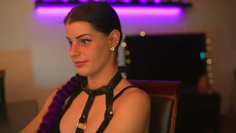 Snapshot of stella_shock chatting on 12/13/24, 05:38 Stella online show from 12/13/24, 05:38