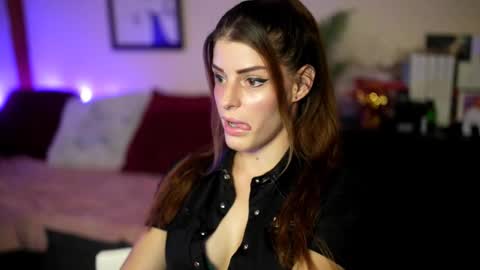 Snapshot of stella_shock chatting on 09/22/25, 03:58 Stella online show from 09/22/25, 03:58