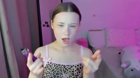 stella_sunny online show from 02/12/25, 05:26