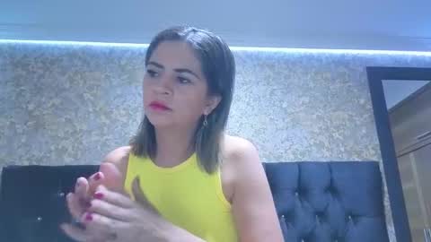 Snapshot of stella_xue chatting on 12/03/25, 08:29 Estella online show from 12/03/25, 08:29