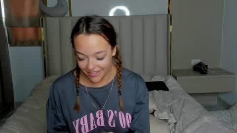 stella online show from 04/09/26, 06:19