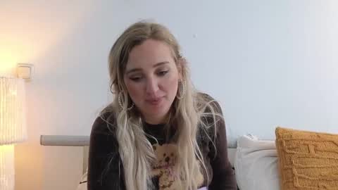 StellaFlowerPower online show from 11/06/25, 02:29