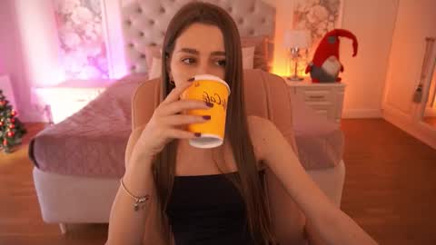 stellahoneywell online show from 01/12/26, 08:30