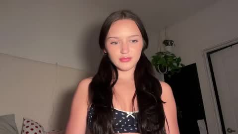 Stella Kay online show from 05/08/26, 01:22