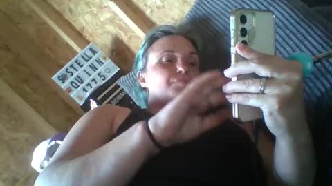 Stella online show from 12/17/25, 06:36