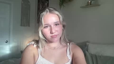 Snapshot of stellaraexox chatting on 01/10/25, 10:46 stellaraexox online show from 01/10/25, 10:46