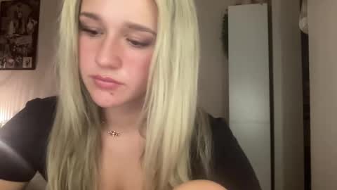 Snapshot of stellaraexox chatting on 02/01/25, 01:02 stellaraexox online show from 02/01/25, 01:02