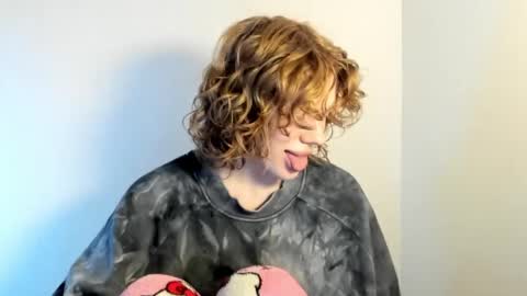 S T E L L A online show from 10/21/25, 10:49