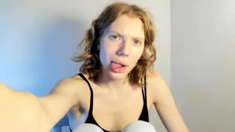 S T E L L A online show from 11/13/25, 10:58