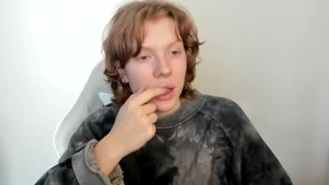 S T E L L A online show from 02/17/26, 09:17