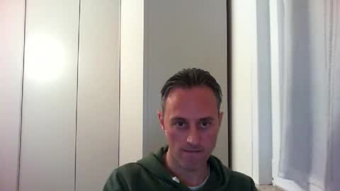 Snapshot of sten015 chatting on 12/09/24, 04:15 sten015 online show from 12/09/24, 04:15