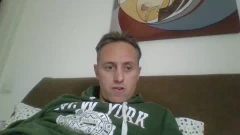 Snapshot of sten015 chatting on 12/10/24, 01:44 sten015 online show from 12/10/24, 01:44