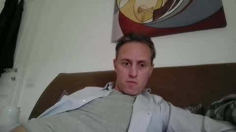 Snapshot of sten015 chatting on 01/16/25, 02:19 sten015 online show from 01/16/25, 02:19