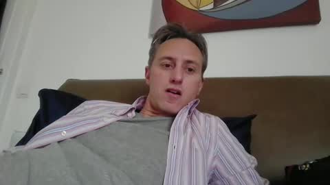 Snapshot of sten015 chatting on 01/29/25, 02:10 sten015 online show from 01/29/25, 02:10