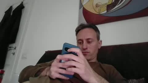 Snapshot of sten015 chatting on 02/19/25, 02:01 sten015 online show from 02/19/25, 02:01