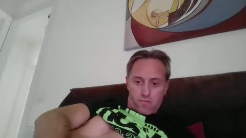 Snapshot of sten015 chatting on 09/30/25, 12:43 sten015 online show from 09/30/25, 12:43