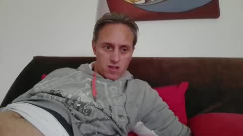 Snapshot of sten015 chatting on 10/07/25, 12:35 sten015 online show from 10/07/25, 12:35