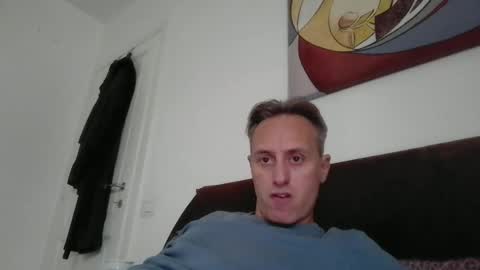 Snapshot of sten015 chatting on 10/21/25, 12:39 sten015 online show from 10/21/25, 12:39