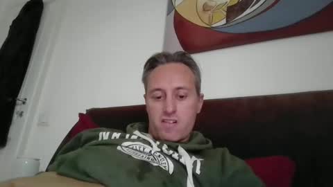 Snapshot of sten015 chatting on 11/27/25, 01:35 sten015 online show from 11/27/25, 01:35