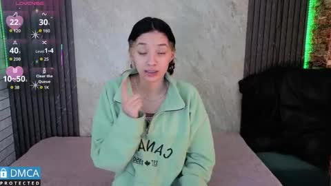 Snapshot of stepha_ chatting on 11/27/25, 11:12 Stepha online show from 11/27/25, 11:12