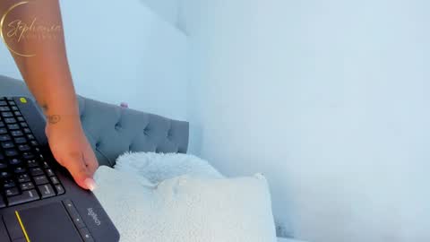 Snapshot of stephania_aguirre_ chatting on 01/24/25, 02:39 Stephania online show from 01/24/25, 02:39