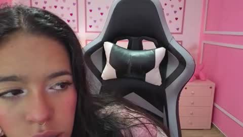 Stephania online show from 09/16/25, 11:33