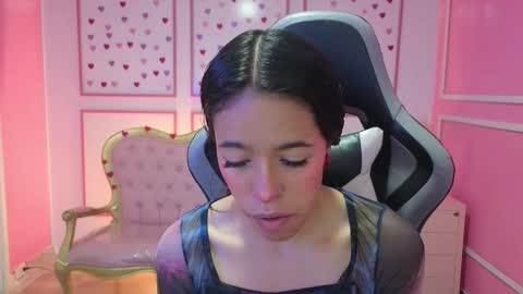 Stephania online show from 09/19/25, 11:33